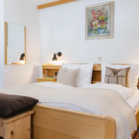 Bed & Breakfast Garni Fany *